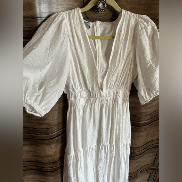 White puff sleeves dress - Picture 3 of 6